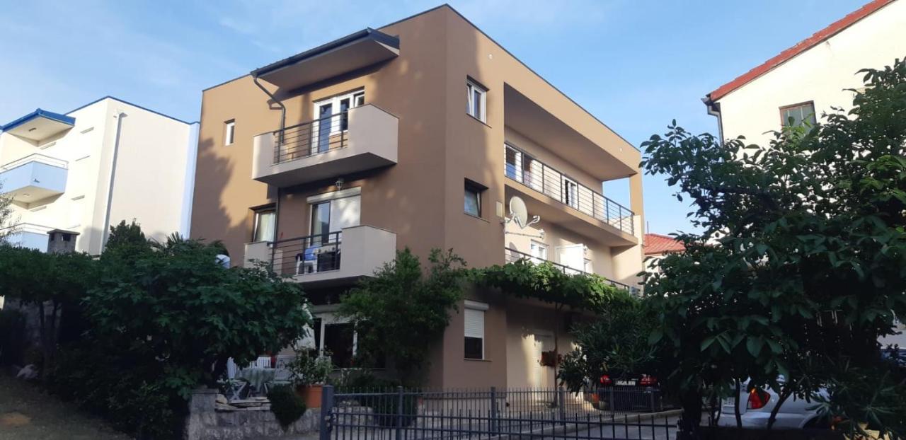 Apartmani Mille Starigrad Paklenica Extérieur photo