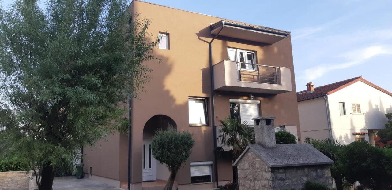 Apartmani Mille Starigrad Paklenica Extérieur photo