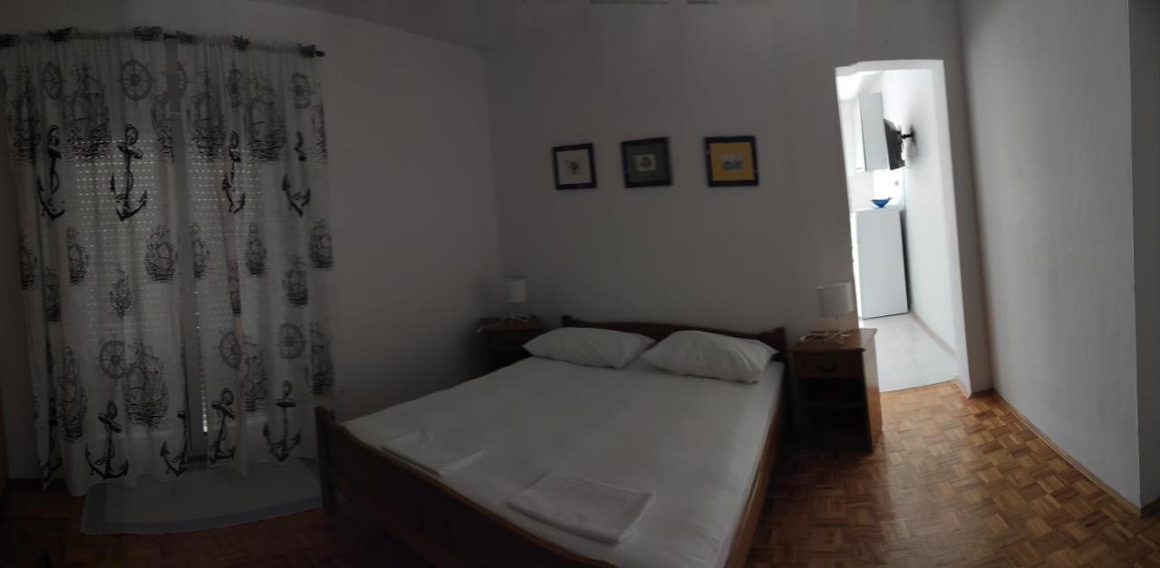 Apartmani Mille Starigrad Paklenica Extérieur photo
